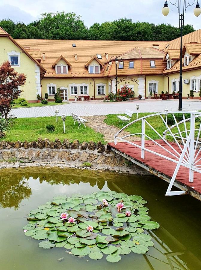 Willa Park Островець-Свентокшиський Екстер'єр фото