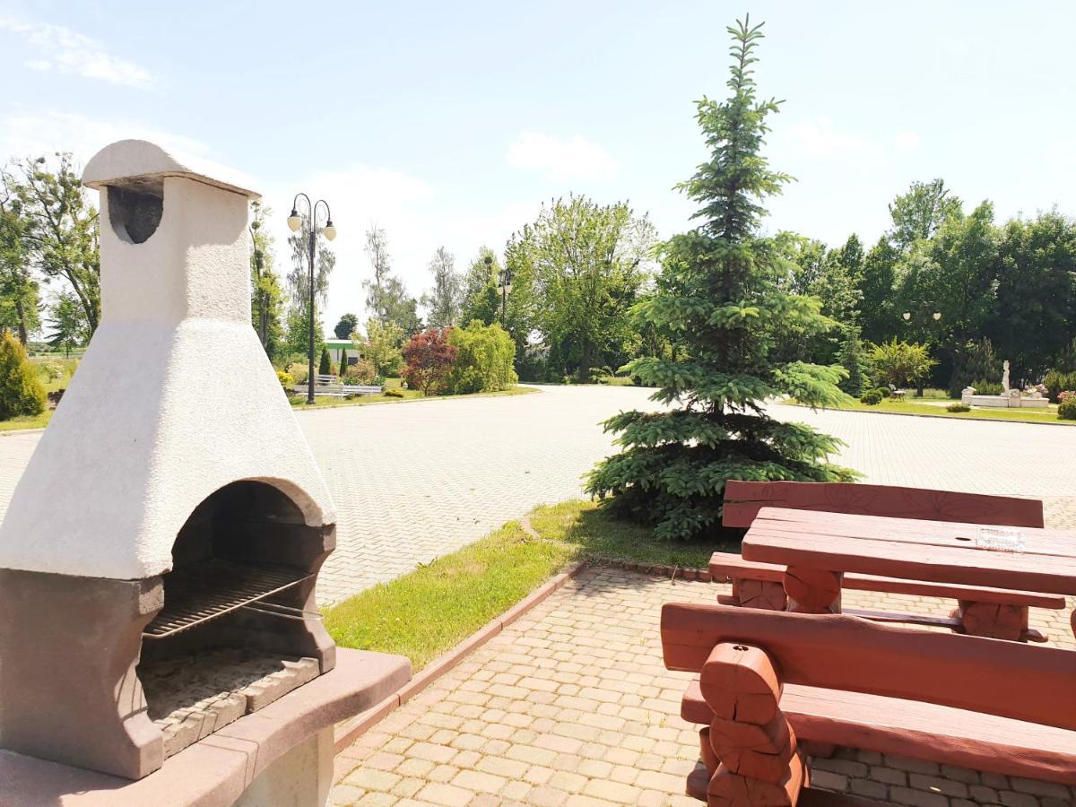 Willa Park Островець-Свентокшиський Екстер'єр фото