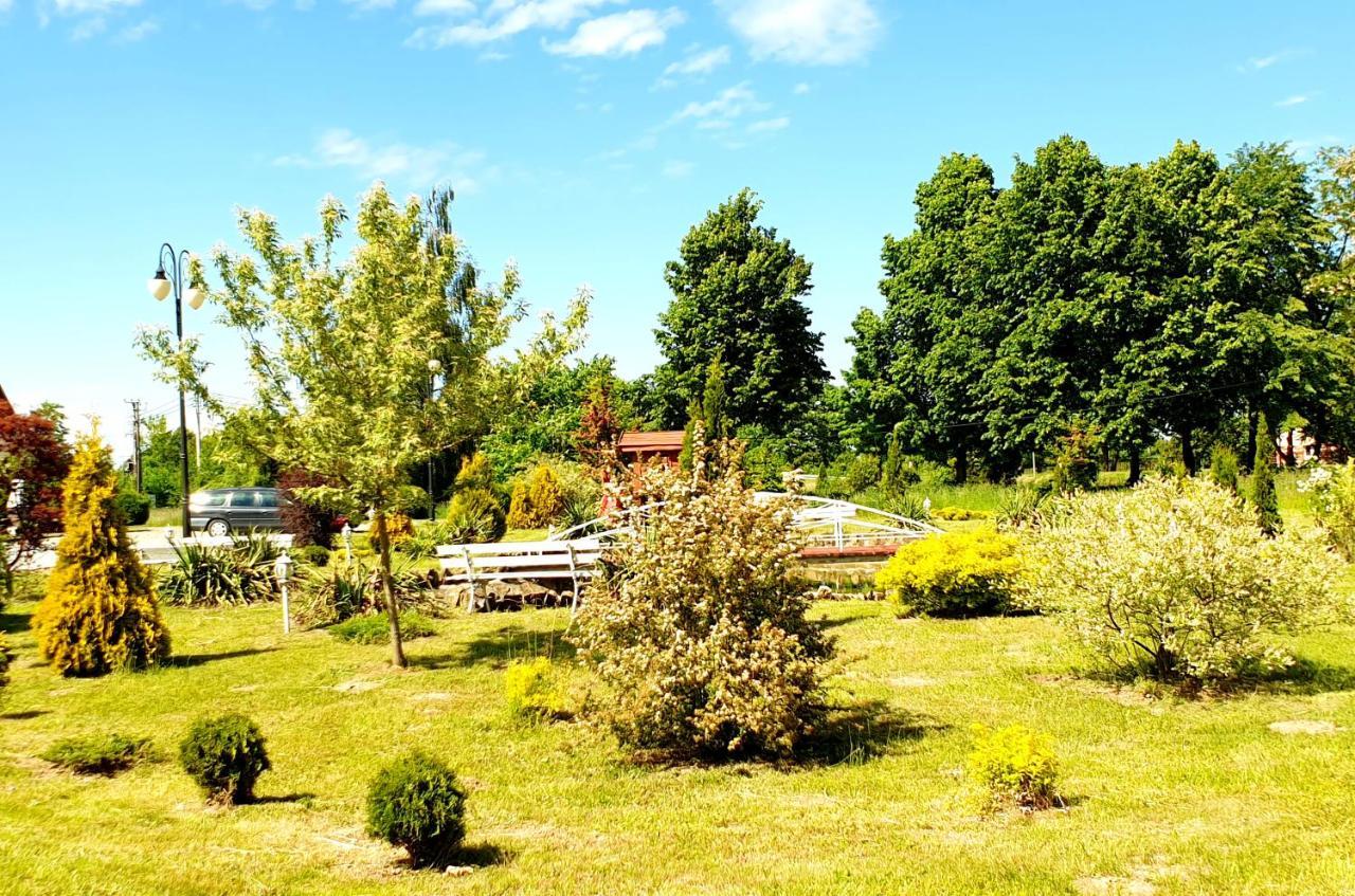 Willa Park Островець-Свентокшиський Екстер'єр фото