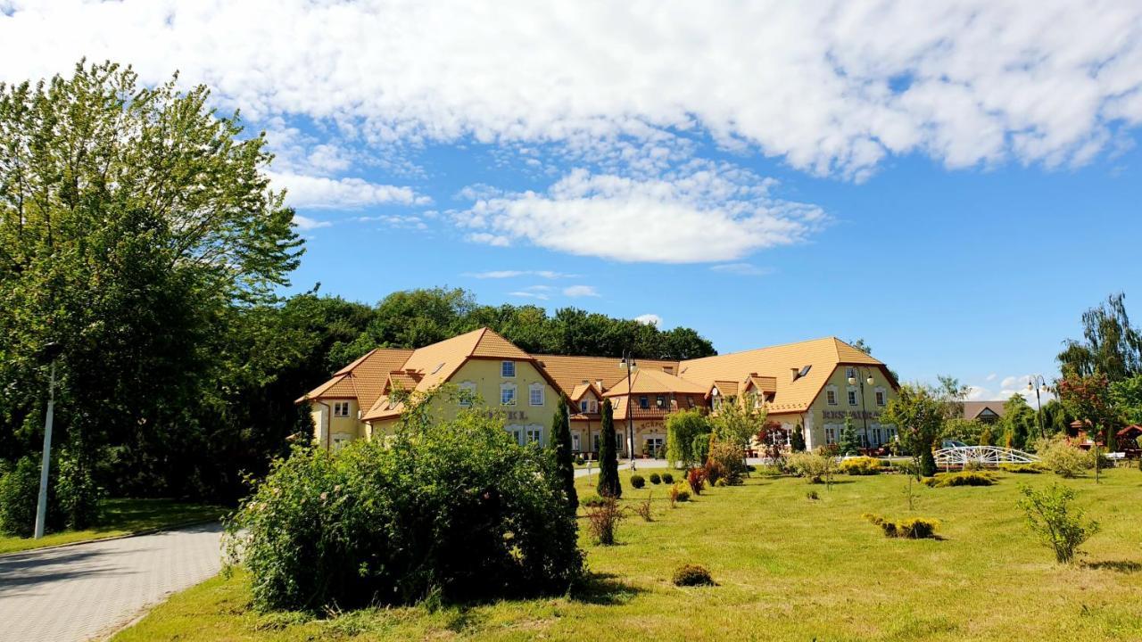Willa Park Островець-Свентокшиський Екстер'єр фото